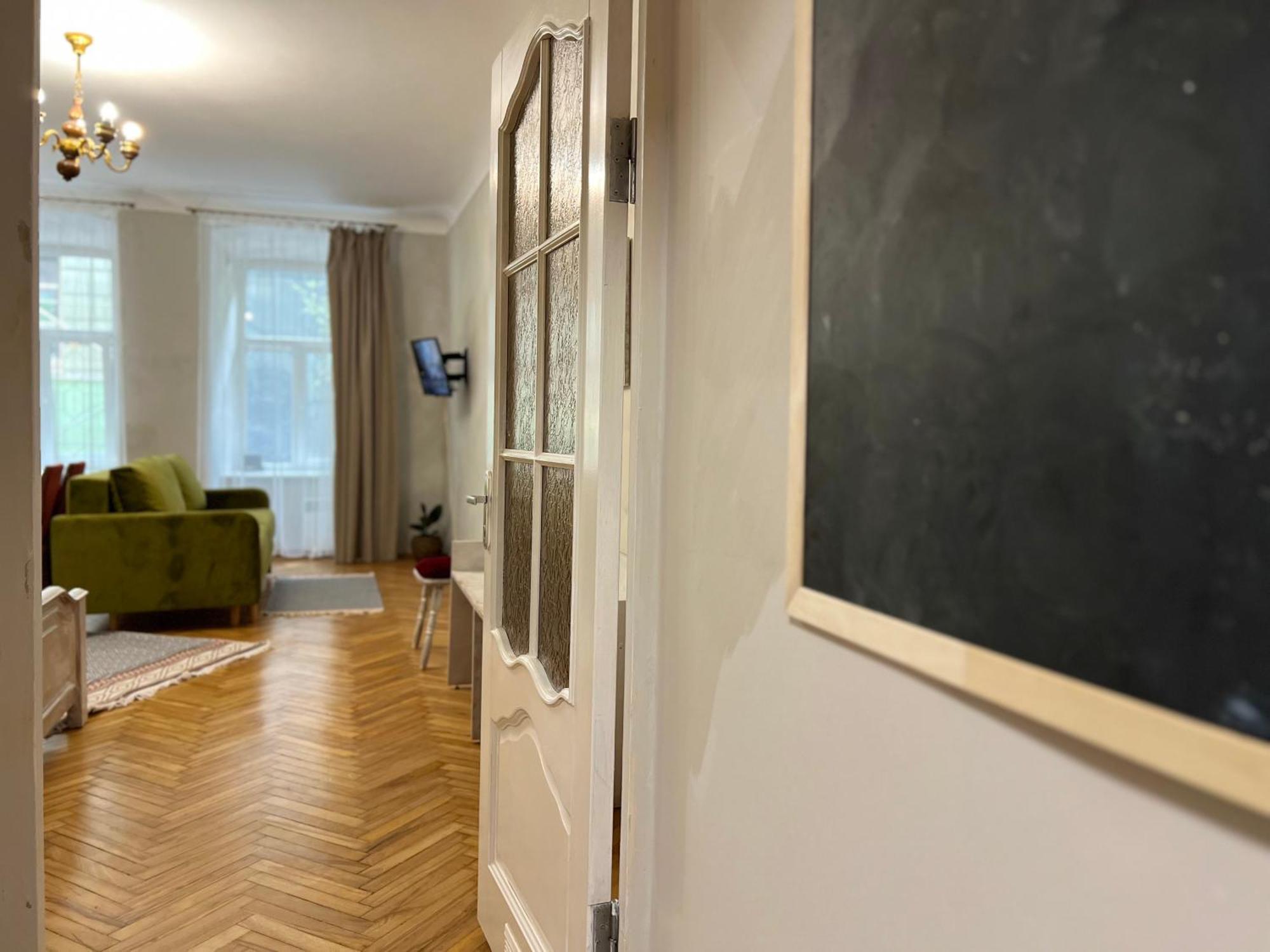 Loft-Style Apt On Virmenska Str Львов Экстерьер фото